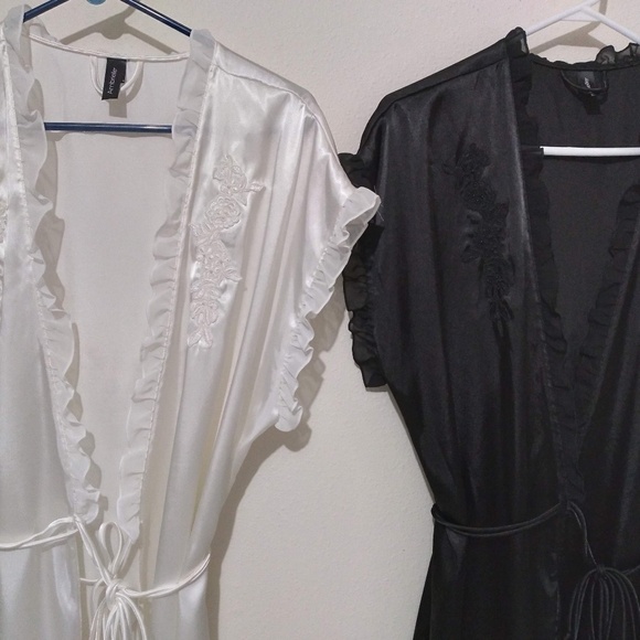 Ambrielle Other - 2 Ambrielle Short Robe Size XXL